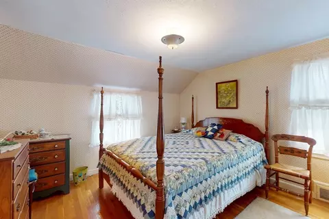 Bedroom - 157 Gillette Ave, Springfield, MA 01118 photo 8 of 9