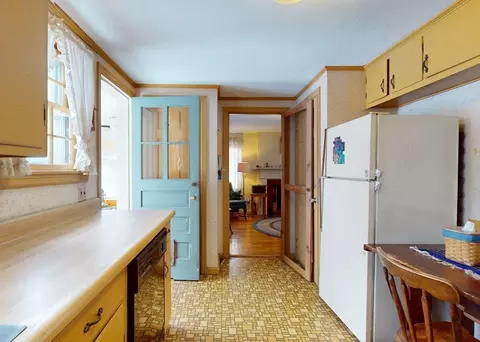 Kitchen - 157 Gillette Ave, Springfield, MA 01118 photo 2 of 5