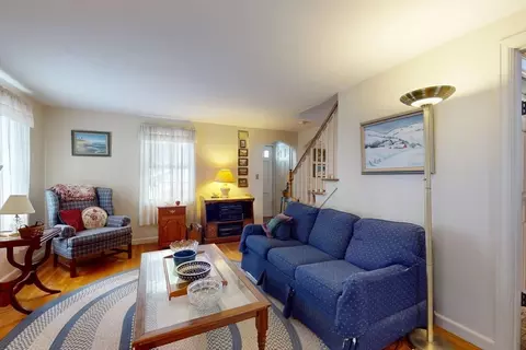 Living - 157 Gillette Ave, Springfield, MA 01118 photo 5 of 6