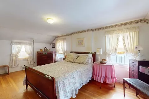Bedroom - 157 Gillette Ave, Springfield, MA 01118 photo 6 of 9