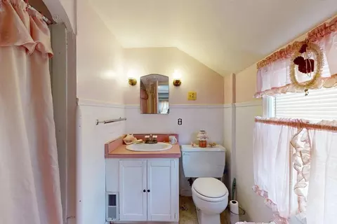 Bath - 157 Gillette Ave, Springfield, MA 01118 photo 2 of 2