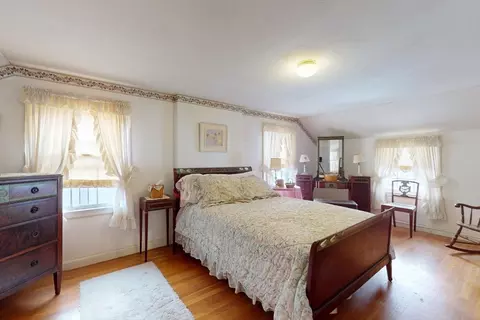 Bedroom - 157 Gillette Ave, Springfield, MA 01118 photo 3 of 9
