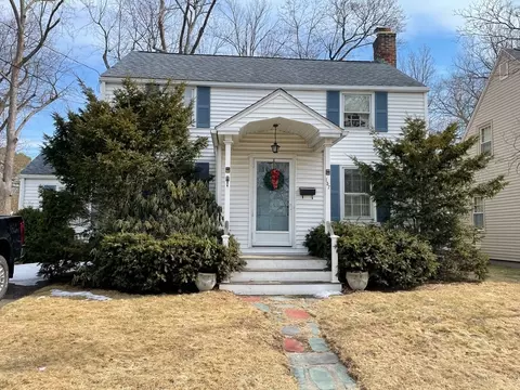Exterior - 157 Gillette Ave, Springfield, MA 01118 photo 3 of 8