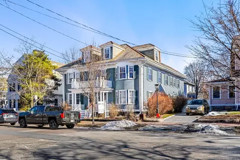 51 Warren St #B, Salem, MA 01970