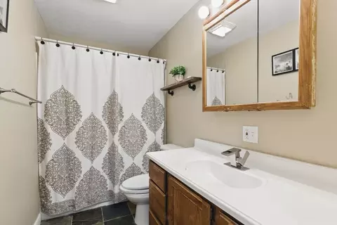 76 Hazen St, Springfield, MA 01119 photo 12