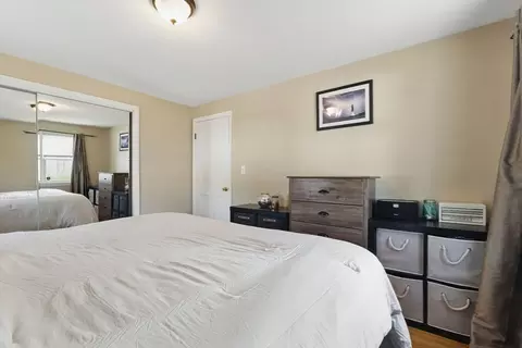 76 Hazen St, Springfield, MA 01119 photo 11