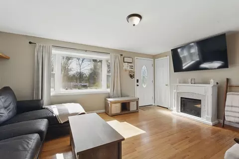 76 Hazen St, Springfield, MA 01119 photo 7