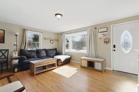 76 Hazen St, Springfield, MA 01119 photo 4