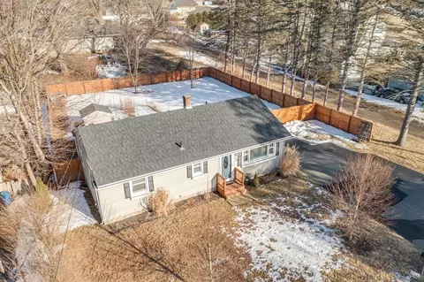 120 Oldfield Rd, Chicopee, MA 01013