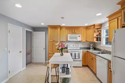 24 26 Mcalee Ave, Framingham, MA 01702 photo 10