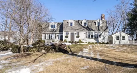 4 Stevens Rd, Wellesley, MA 02482 photo 2