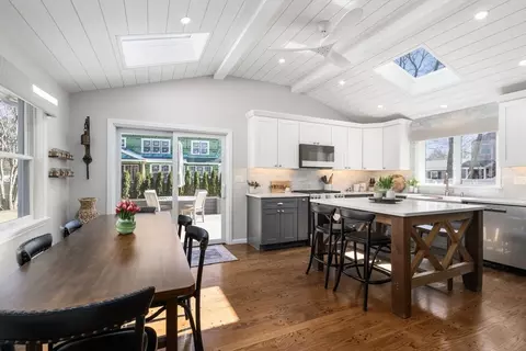 4 Stevens Rd, Wellesley, MA 02482 photo 8