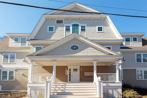 100 Burrill St #1, Swampscott, MA 01907