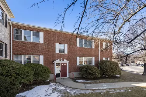5 Lake Shore Ter #5-3, Brighton, MA 02135