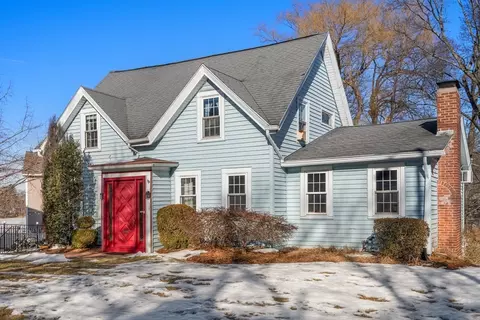 122 Forest St, Worcester, MA 01609