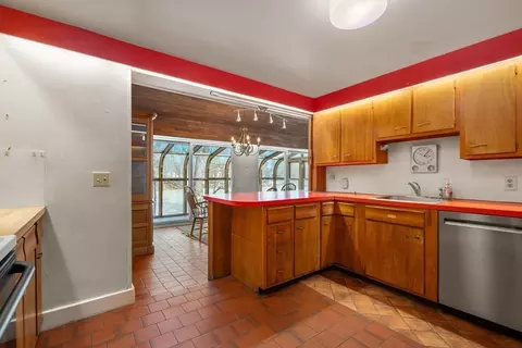 122 Forest St, Worcester, MA 01609 photo 16