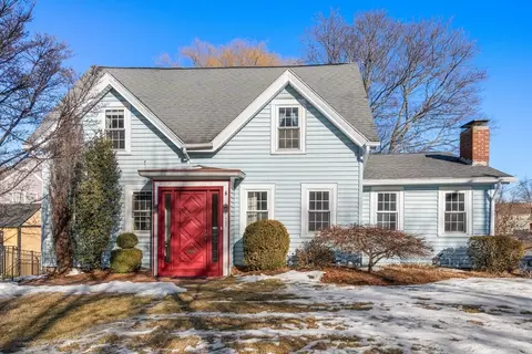 122 Forest St, Worcester, MA 01609 photo 2