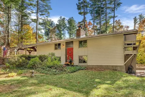 54 Arena Ter, Concord, MA 01742
