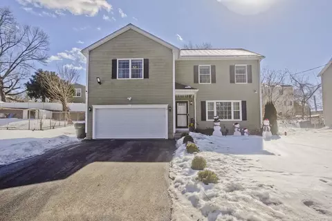 19 Woodrow St, Springfield, MA 01119