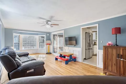 13 W Pine Dr, Walpole, MA 02081 photo 5