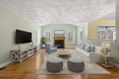 Living - 125 Adams St, Dunstable, MA 01827 photo 2 of 7