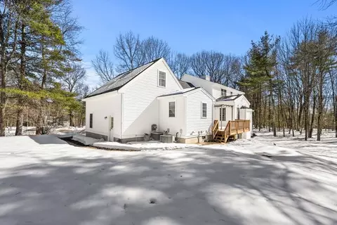 Exterior - 125 Adams St, Dunstable, MA 01827 photo 2 of 4