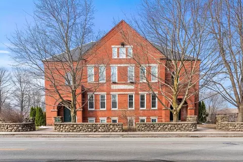 160 Salem St #102, Haverhill, MA 01835