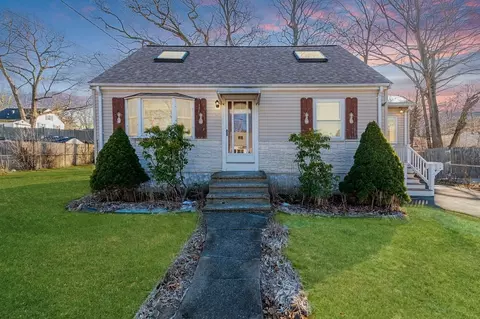 37 Delia Walker Ave, Weymouth, MA 02190