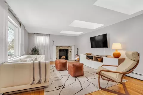 Living - 385 Central St, Acton, MA 01720 photo 3 of 3