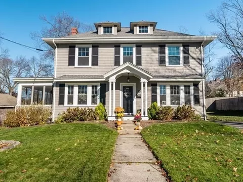 20 New Bedford St, Hyde Park, MA 02136