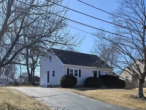 31 Cheryl Ln, Somerset, MA 02726