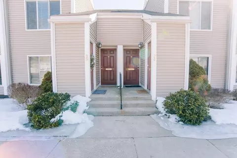 97 Nassau Dr #97, Springfield, MA 01129