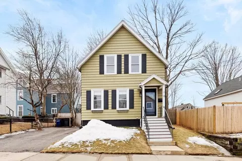 18 Winthrop St, Stoneham, MA 02180