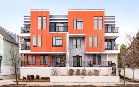 109 Prospect St #105, Somerville, MA 02143