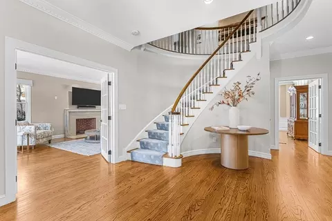 56 Lantern Ln, Needham, MA 02492 photo 2