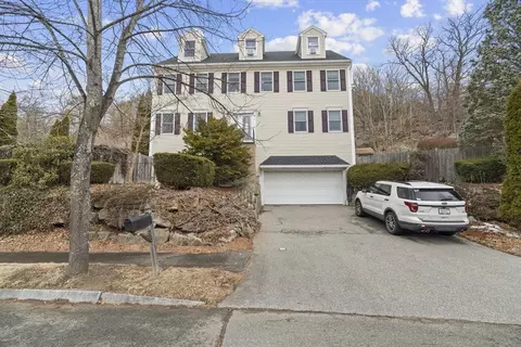 7 Litchfield Rd, Peabody, MA 01960