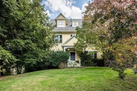 96 Shornecliffe Rd, Newton, MA 02458