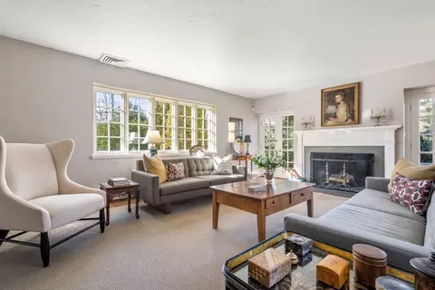 8 Schoolmaster Ln, Dedham, MA 02026 photo 5