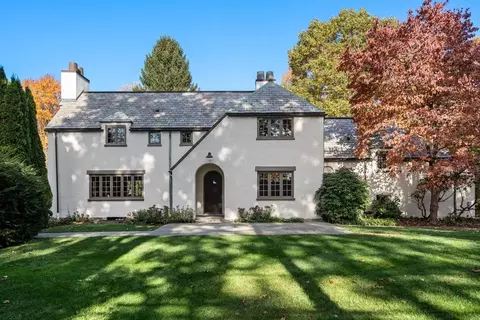 8 Schoolmaster Ln, Dedham, MA 02026