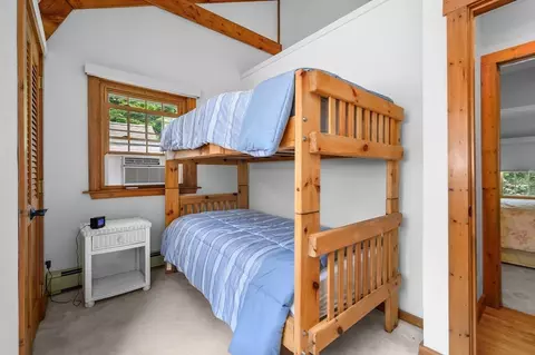 Bedroom - 17 Cedar Point Cir, Barnstable, MA 02632 photo 5 of 6