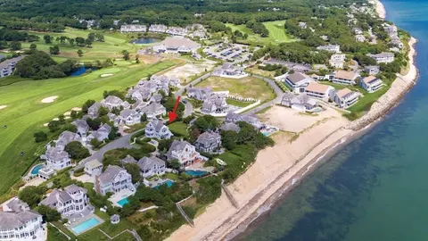 122 Shore Dr W, Mashpee, MA 02649