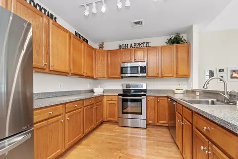 631 East St #C202, Mansfield, MA 02048