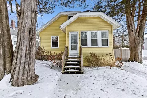 17 Woodland St, Methuen, MA 01844