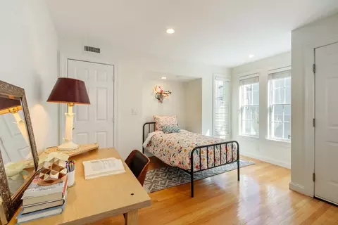22 Line St #E, Somerville, MA 02143 photo 6