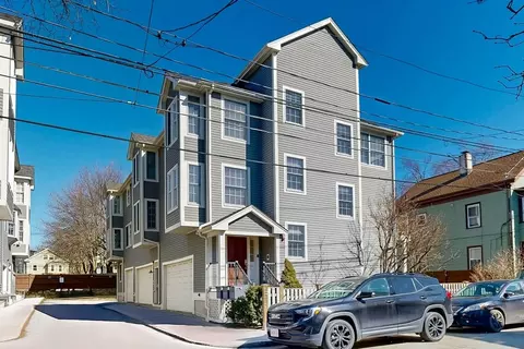 22 Line St #E, Somerville, MA 02143
