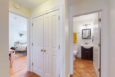 22 Line St #E, Somerville, MA 02143 photo 4