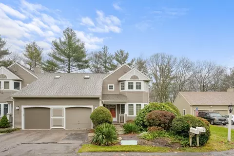 11 Cannon Forge Dr #11, Foxboro, MA 02035