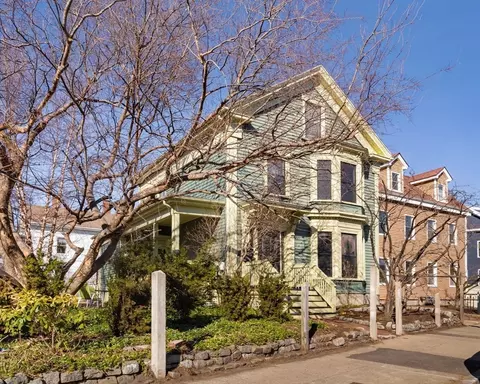153 River St, Cambridge, MA 02139