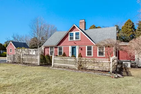 303 Phinneys Ln, Barnstable, MA 02630 photo 3
