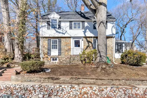 39 Pine Ridge Rd, Arlington, MA 02476